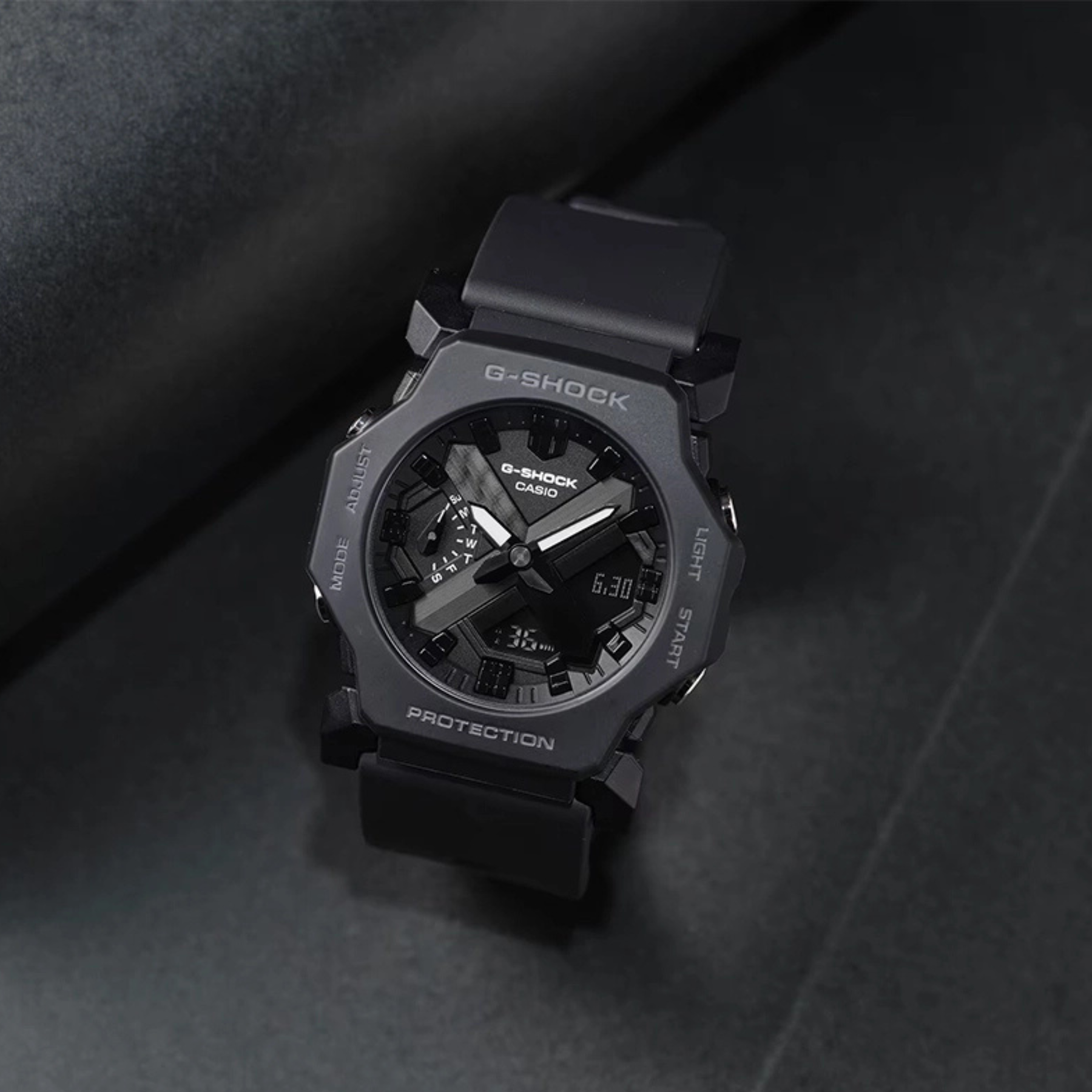 کاسیو جی شاک مدل GA-2300-1ADR